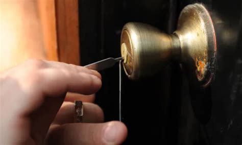 6 Ways To Unlock A Door Without A Key .